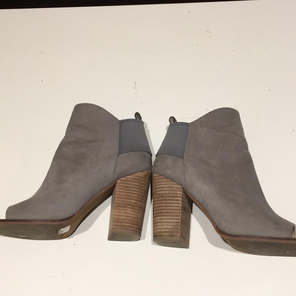 KELSI DAGGER Grey Suede Open toe booties